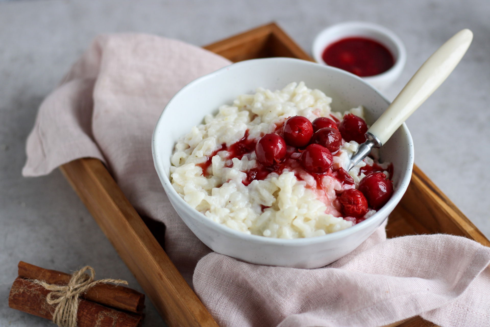 Kokosmilchreis mit Kirschsauce