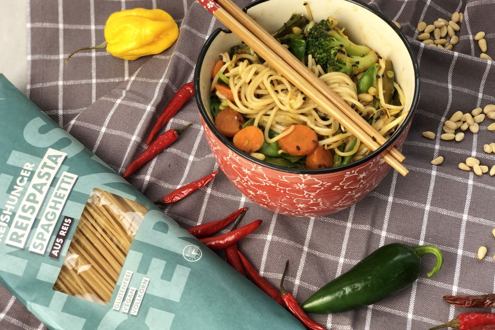 Asiatische Nudel-Gemüsepfanne