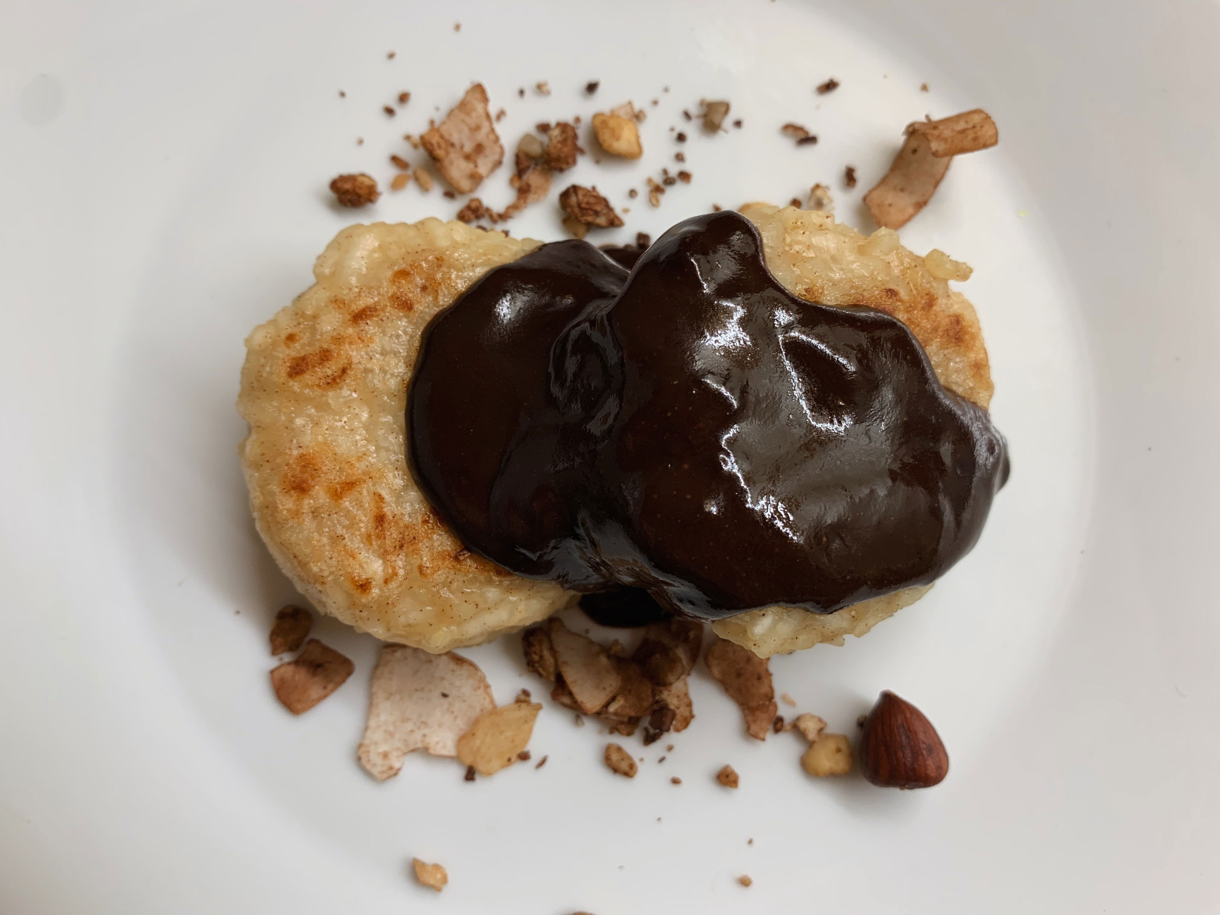 Milchreisküchlein mit Schokosauce