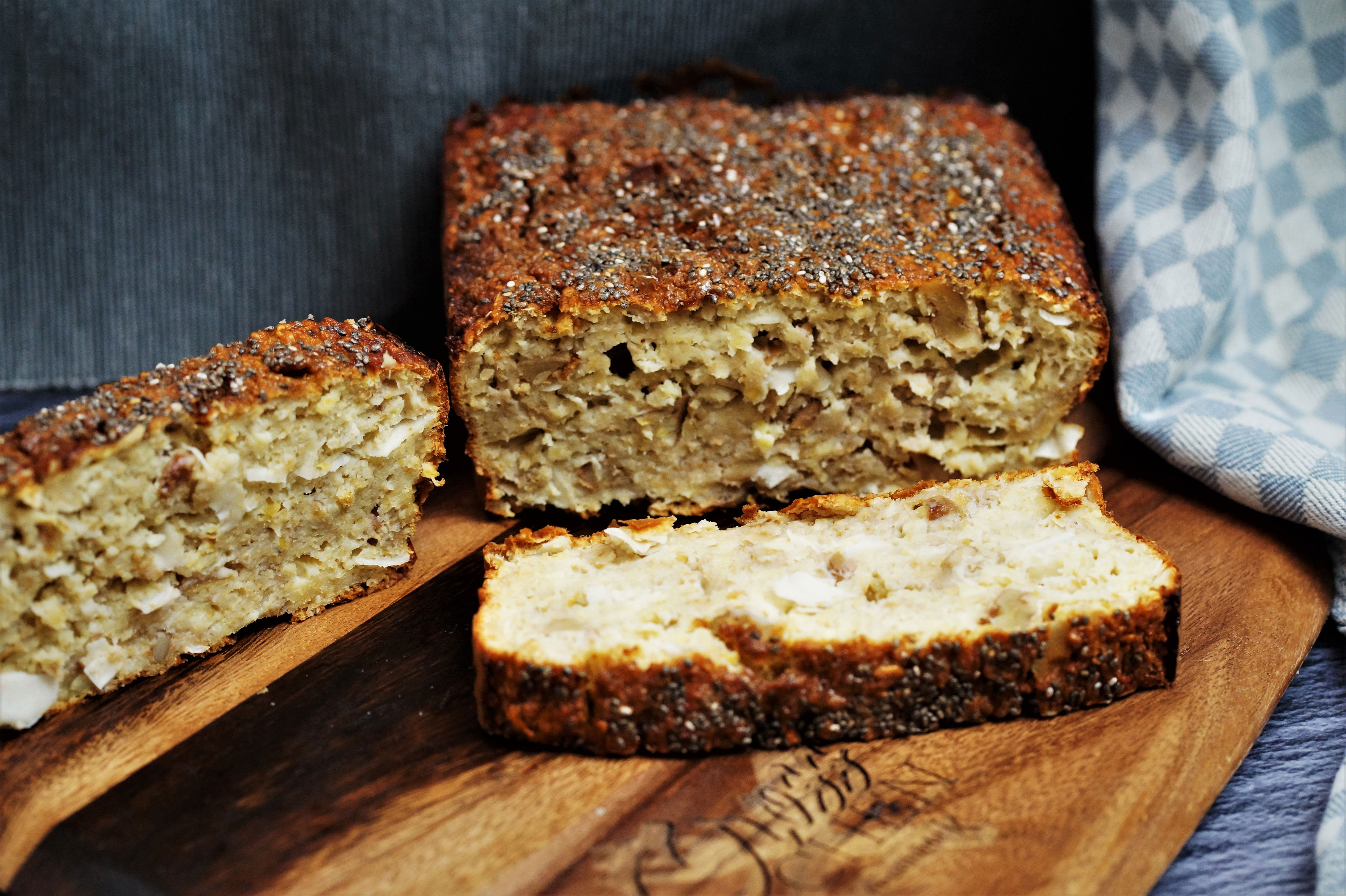 Apfel-Reisflocken-Brot mit Quark und Vanilleprotein