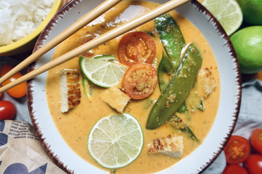 Rotes Thai Curry mit vegetarischem Hähnchenfilet