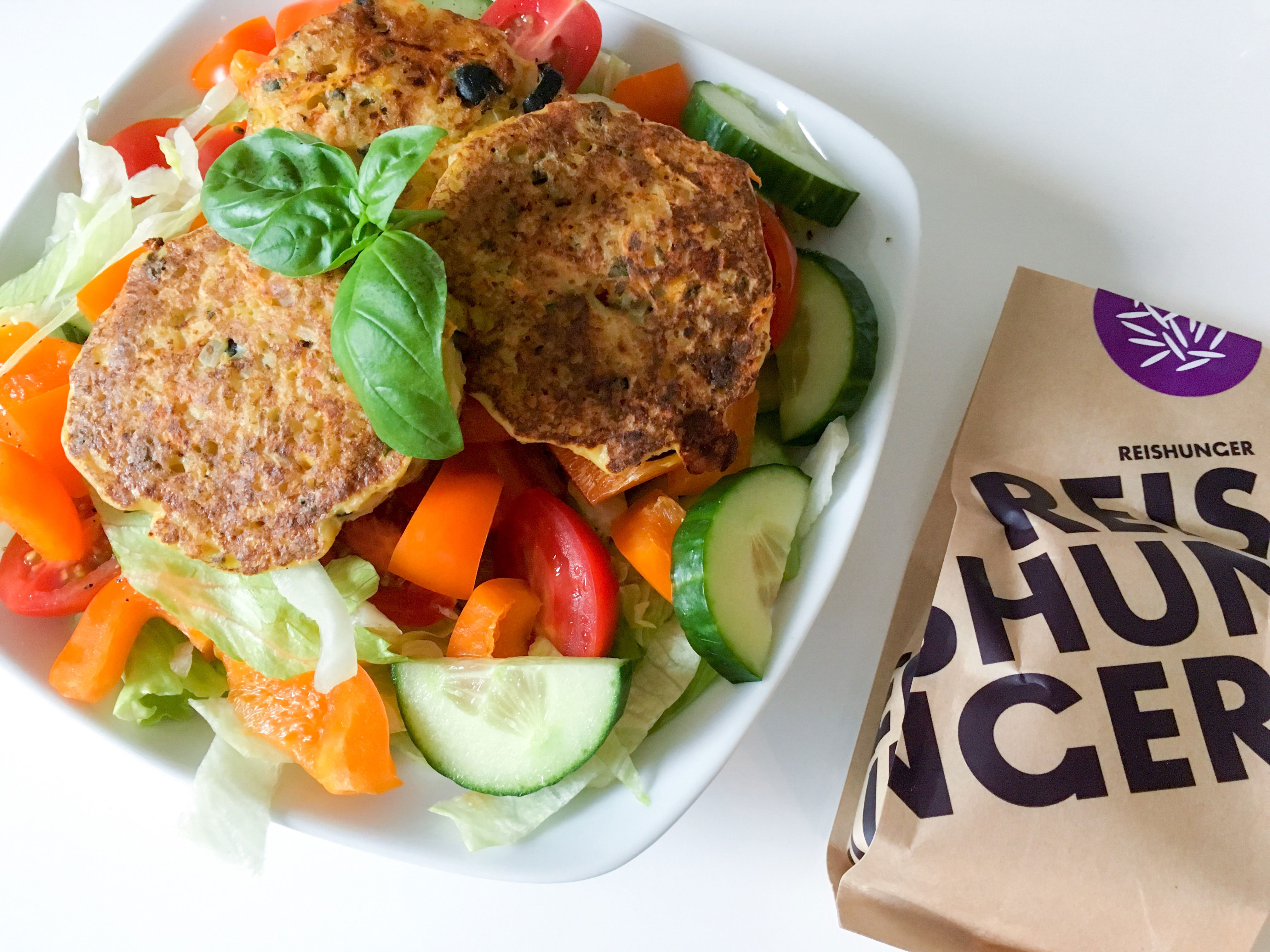 Bulgur-Taler mit Feta und Oliven