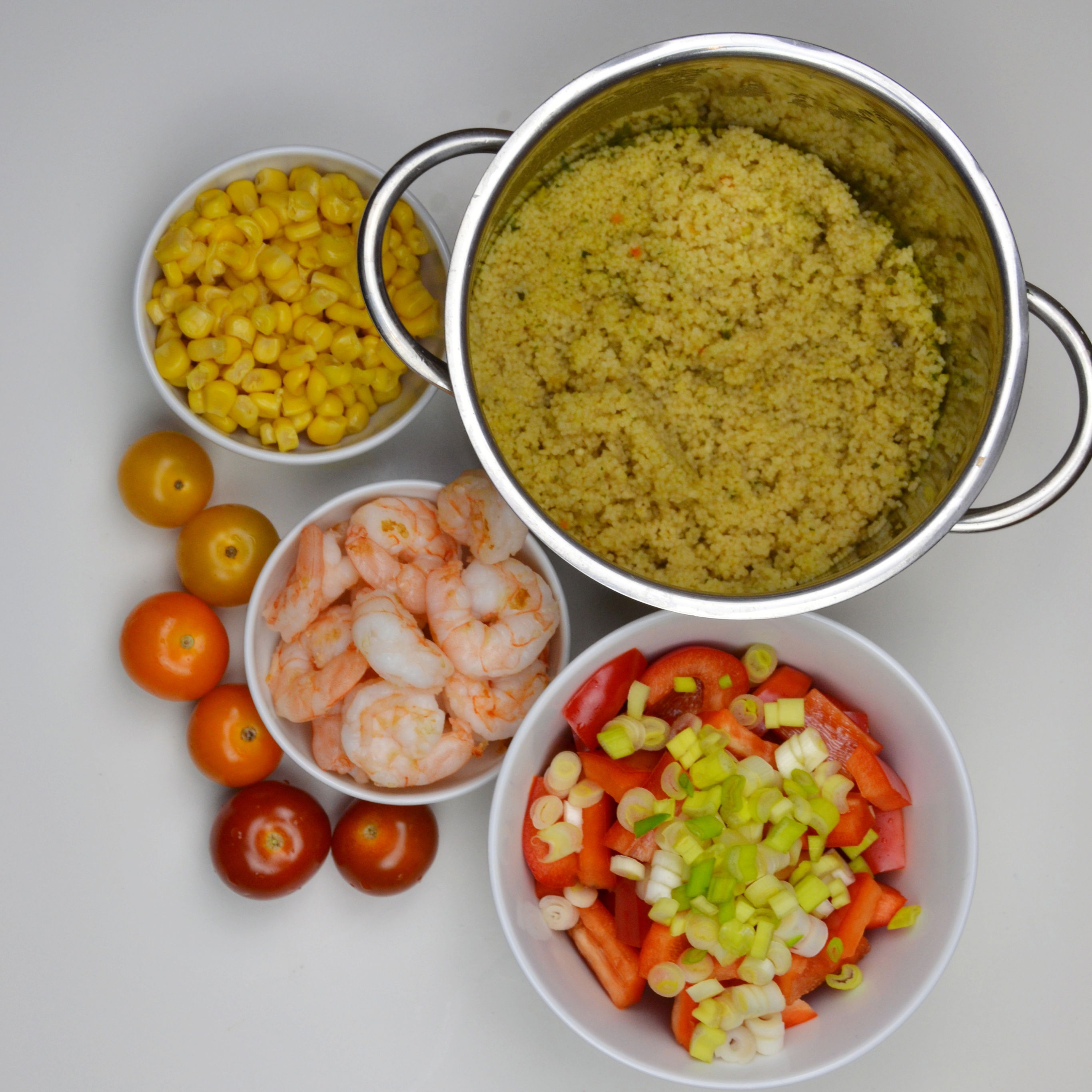 Couscous-Salat mit gegrillten Garnelen
