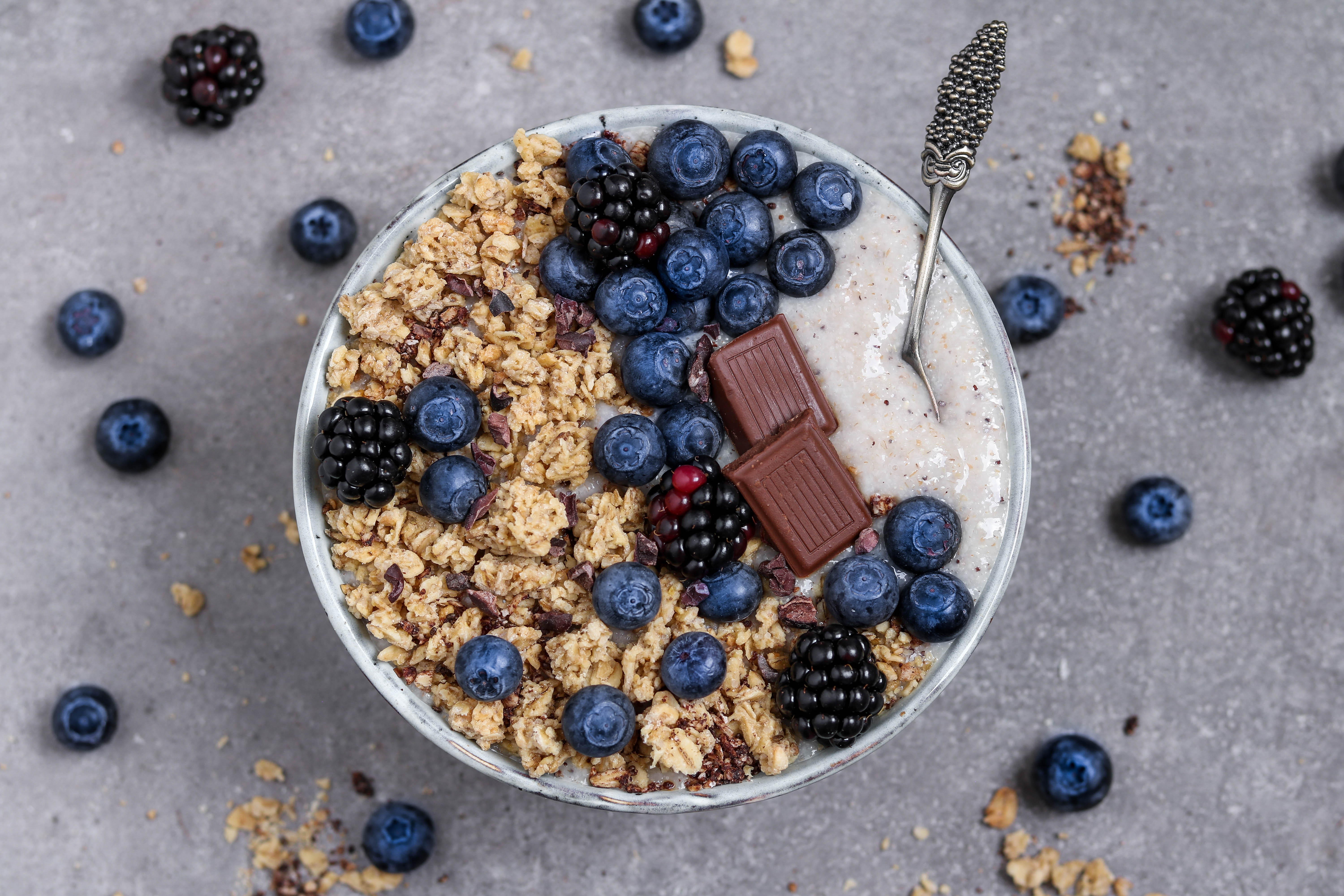 Cremiges Vanille-Mohn Buchweizen Porridge