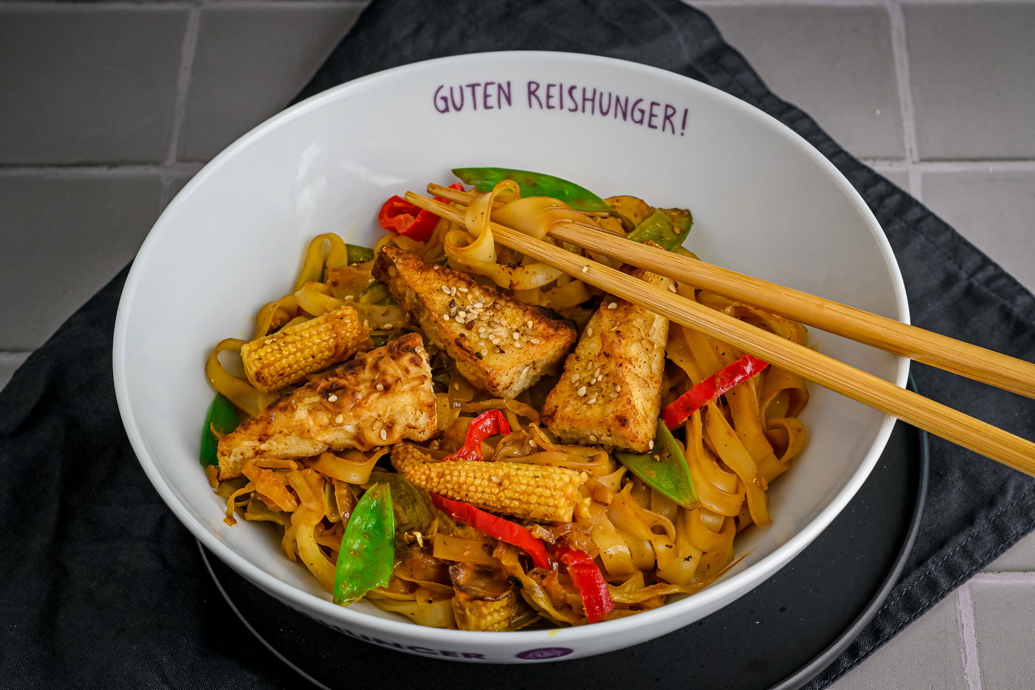 Stir Fry mit Tofu im Wok | Rezept | REISHUNGER