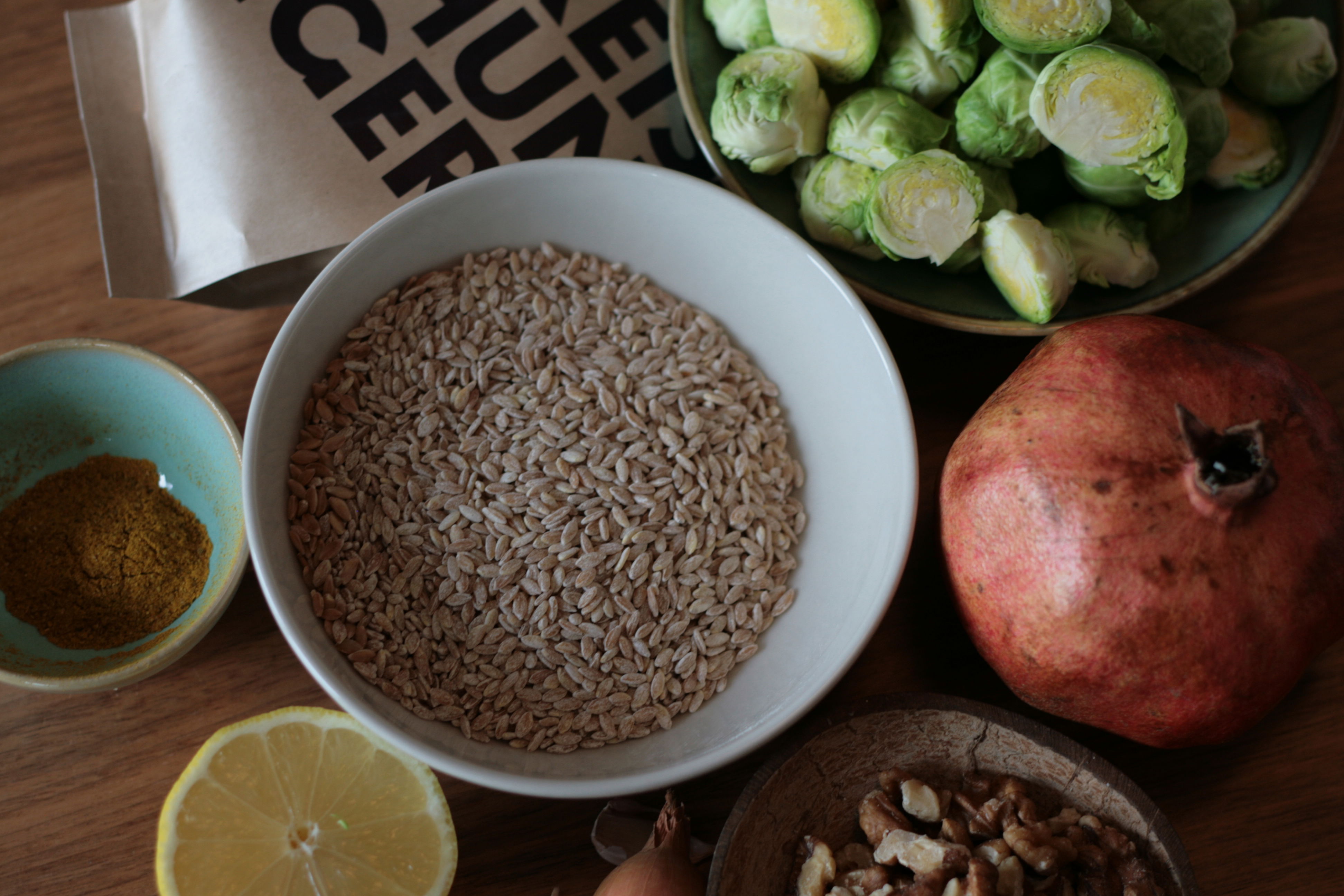 Einkorn mit Rosenkohl und Granatapfel Einkorn mit Rosenkohl und Granatapfel