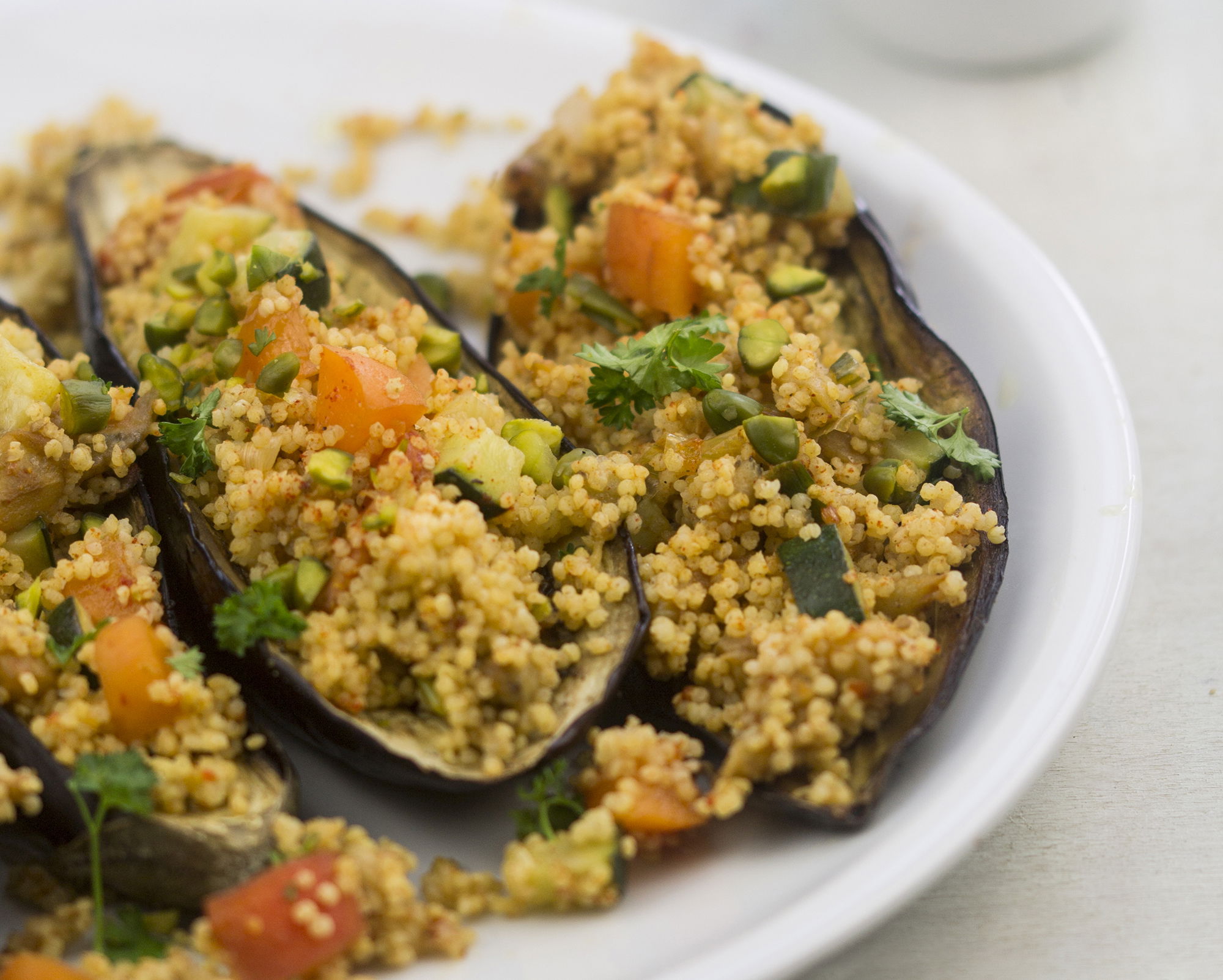 Gebackene Aubergine mit Zitronenhirse