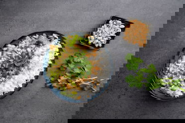 Grünes Thai Curry mit Spargel