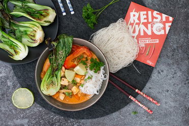 Rote Thai Curry Suppe mit Reisnudel Vermicelli