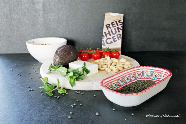 Lauwarmer Linsensalat mit bunten Quinoa und Avocado