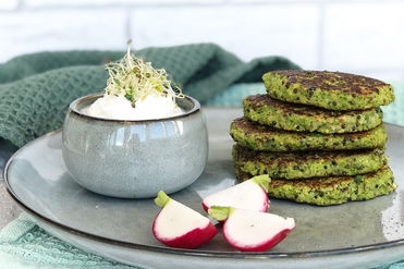 Quinoa-Erbsen-Bratlinge mit Ricotta
