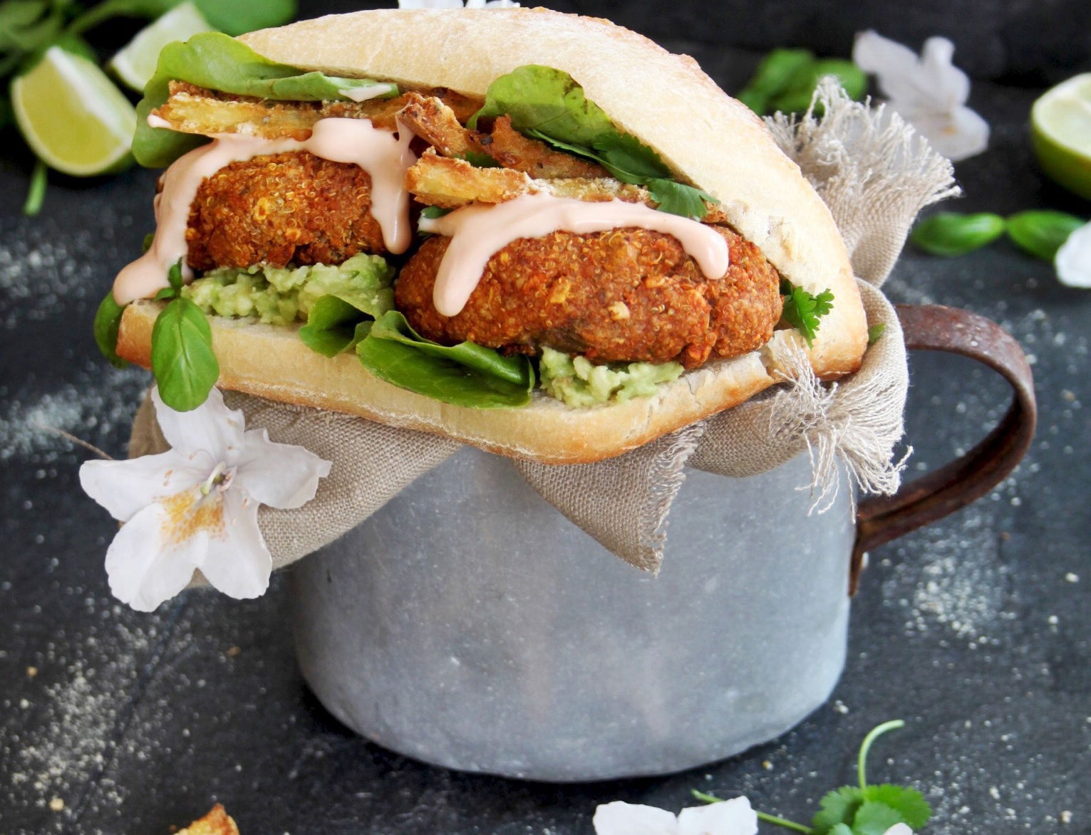 QuinoaKichererbsen Burger