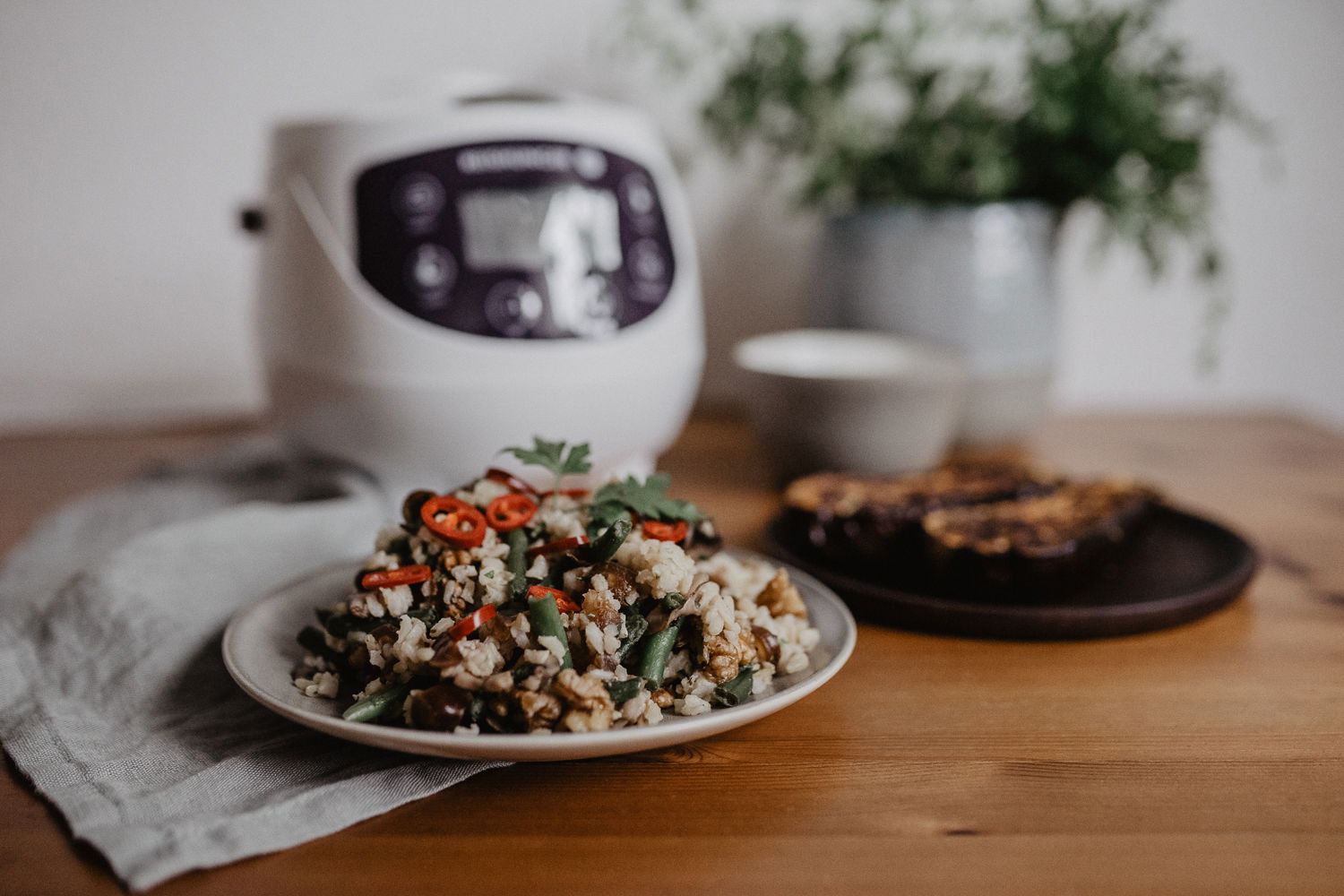 Reissalat mit gebackener Aubergine und KnoblauchDip