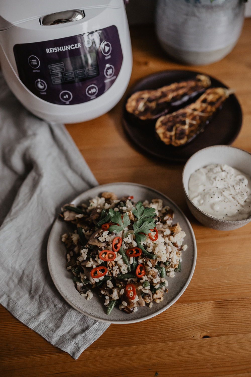 Reissalat mit gebackener Aubergine und KnoblauchDip