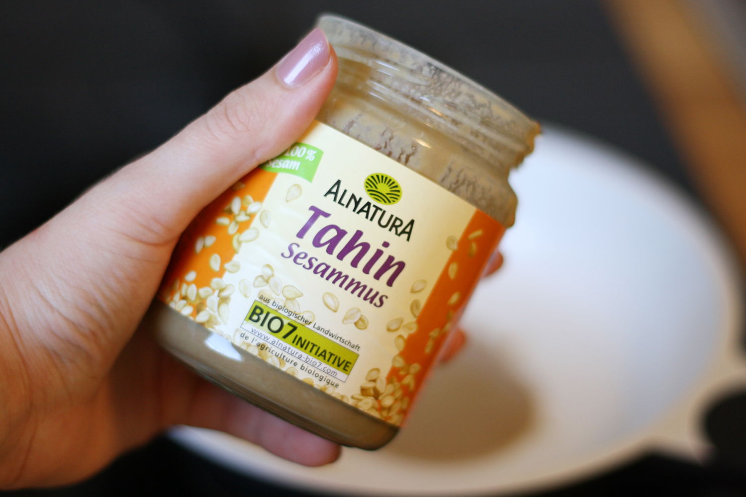 Roter Reis mit Zuccini-Spaghetti und Tahin-Soße Roter Reis mit Zuccini-Spaghetti und Tahin-Soße