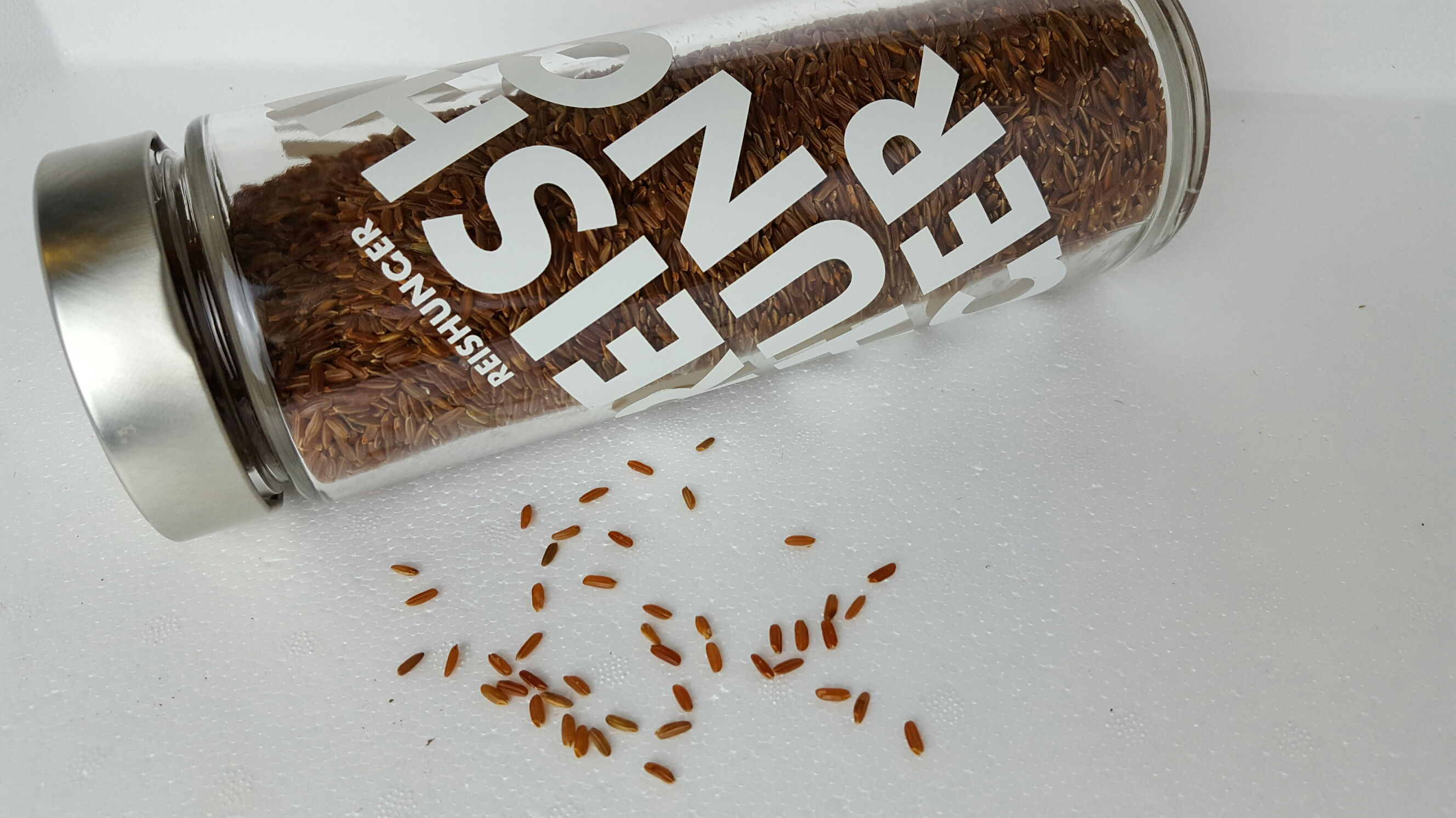 Roter Reissalat mit Oliven und Mozzarella