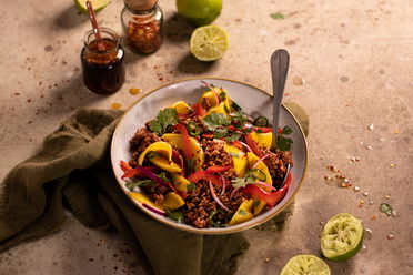 Roter Reissalat mit Paprika und Mango