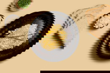 Rührei mit Reis und Feta aus dem Reiskocher