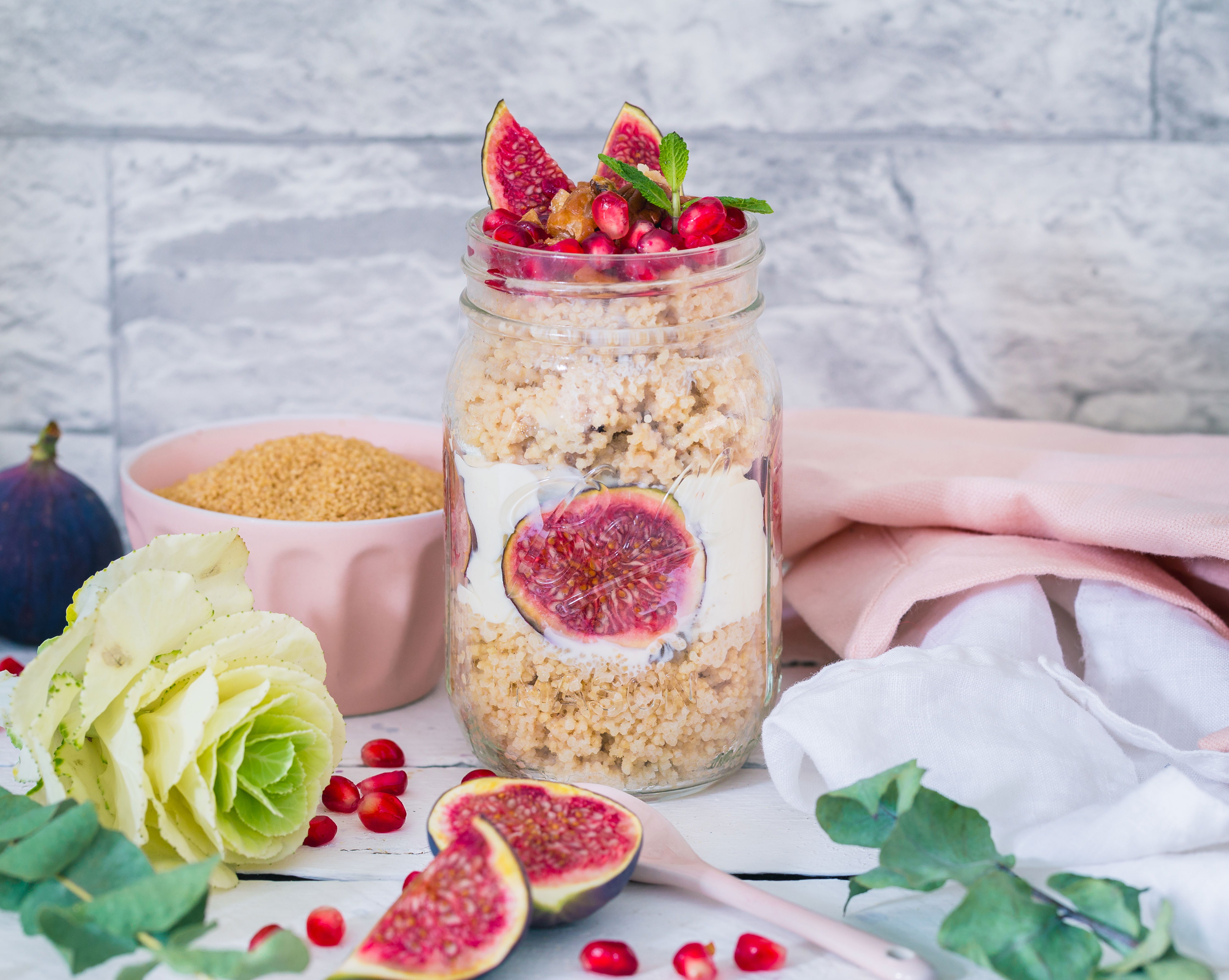 Süßer Couscous mit Joghurt und Feigen Süßer Couscous mit Joghurt und Feigen