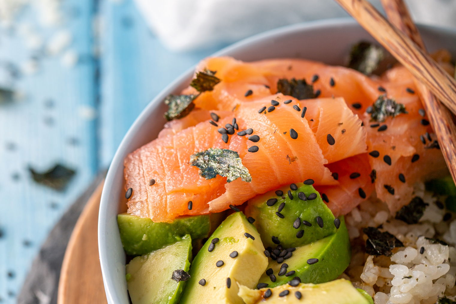 Sushi Bowl mit Räucherlachs