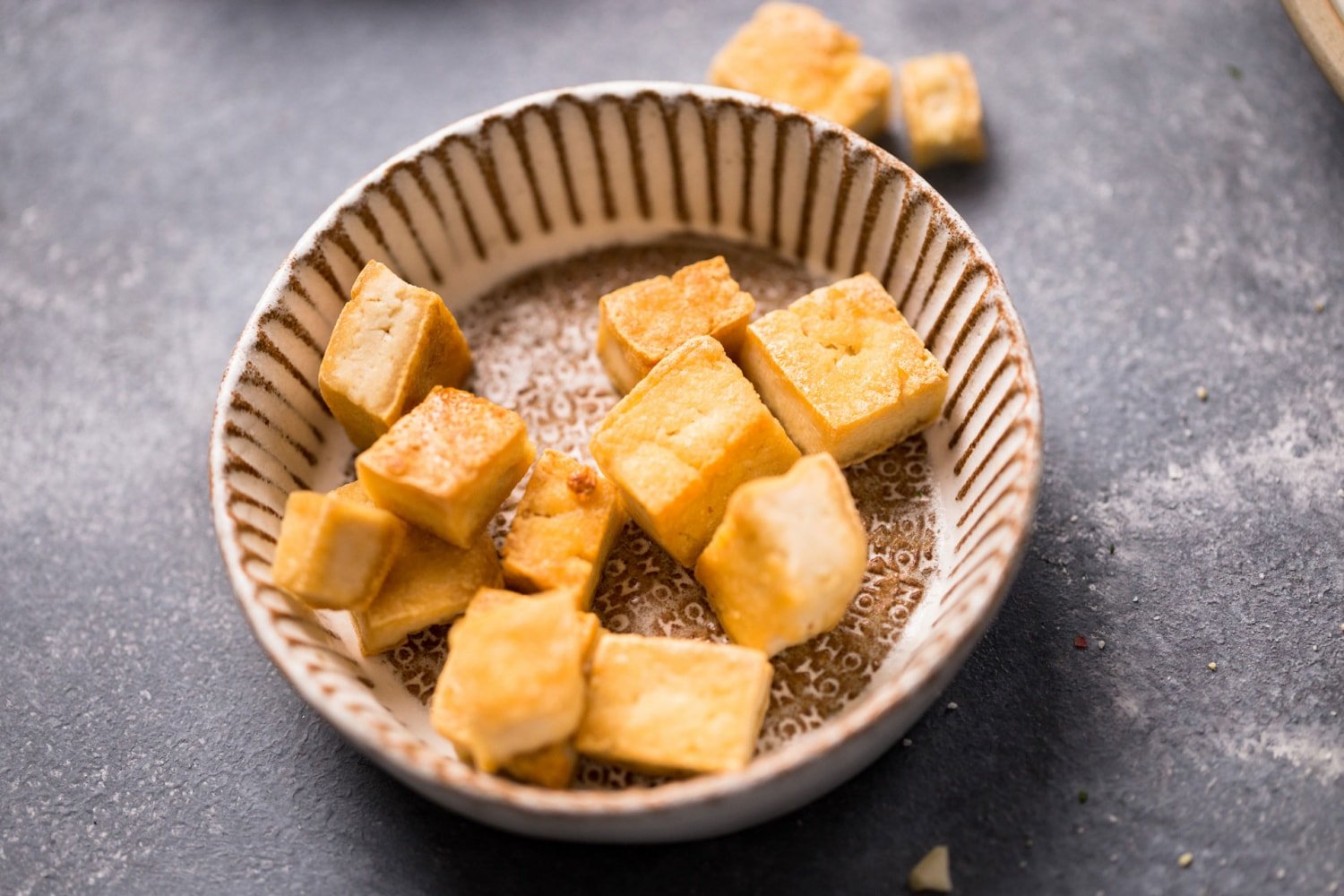 Tofu anbraten So wird Tofu knusprig REISHUNGER