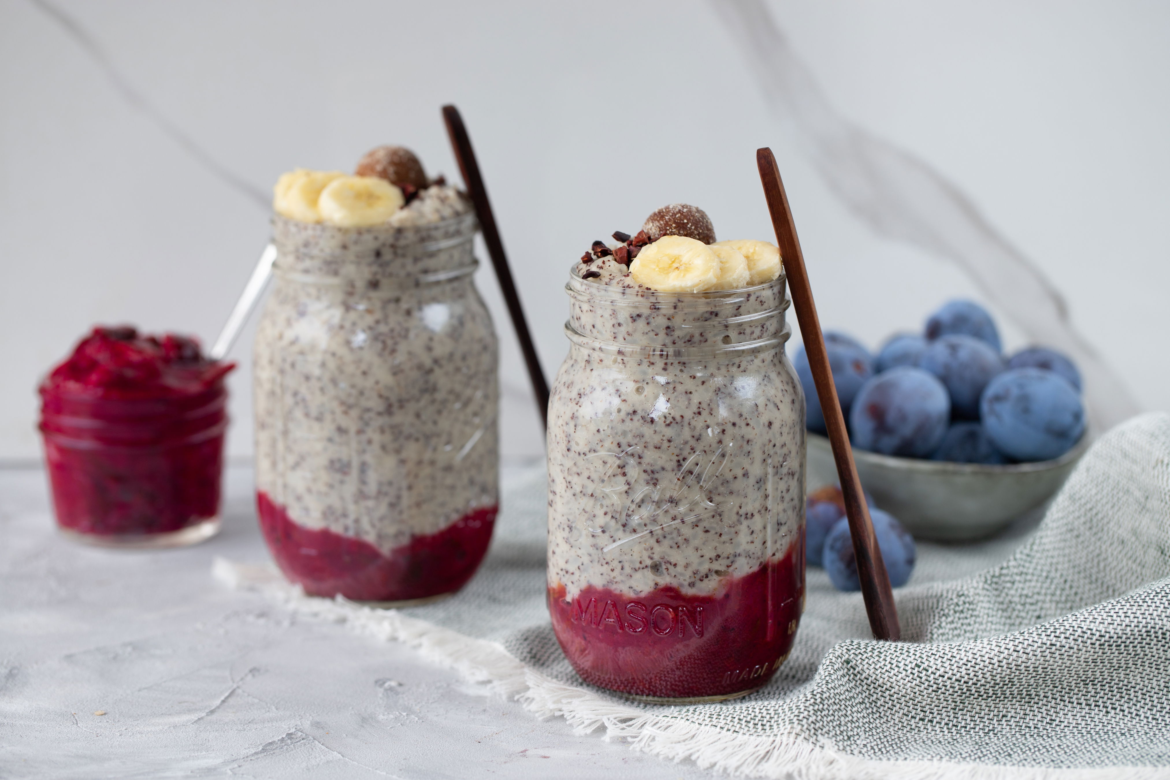 Vanille-Mohn-Milchreis mit Pflaumenkompott